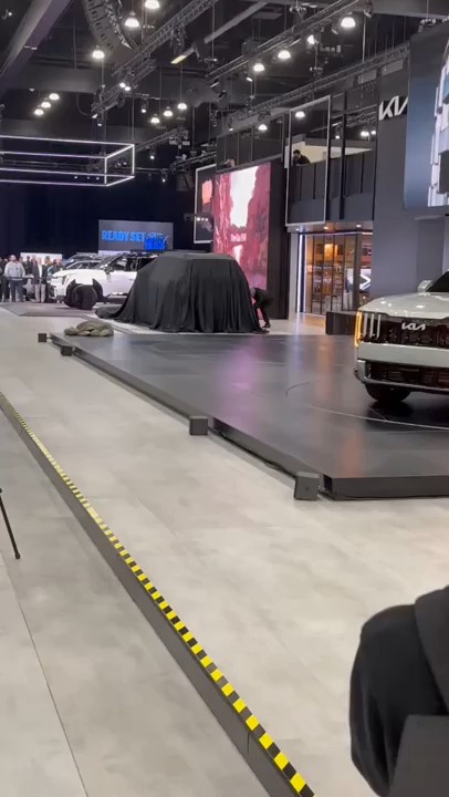 Found this beauty at the Pebble Beach Concours. Classic lines never go out of style. #porsche #classic #aircooled #carshow